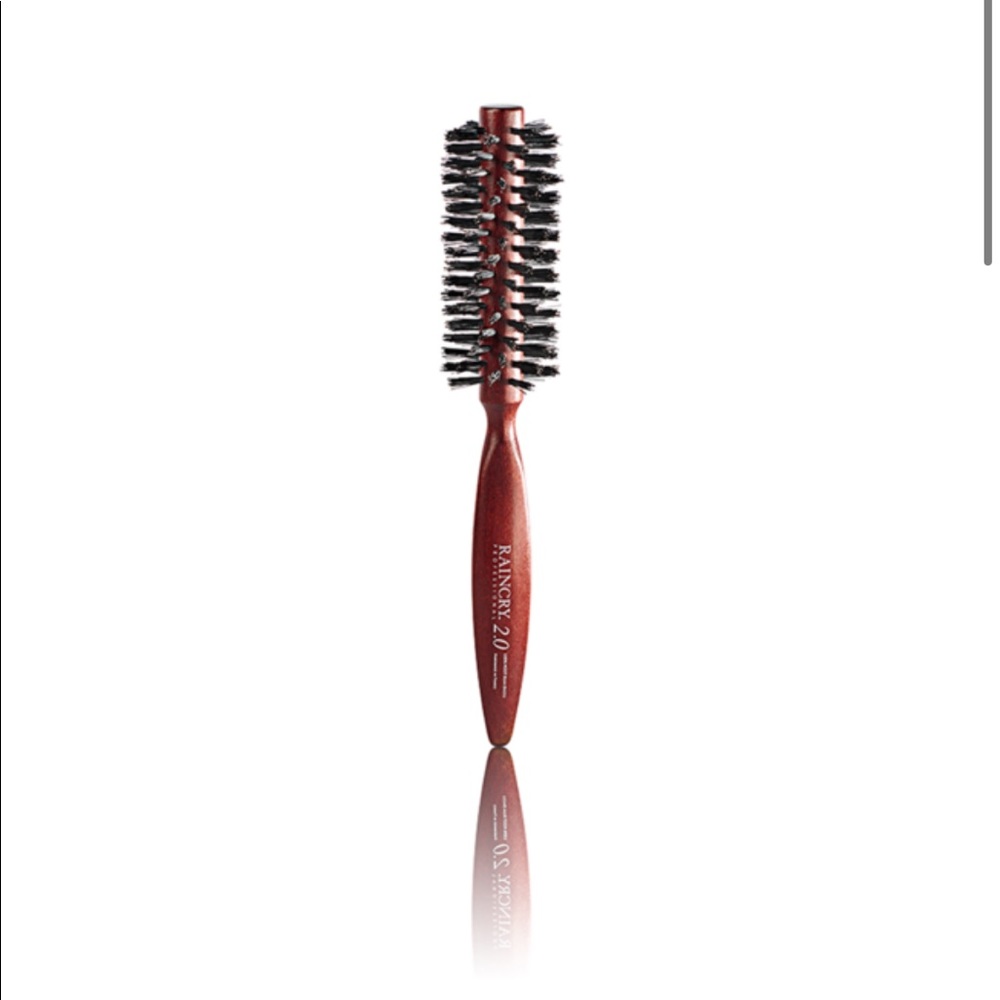 Raincry hairbrush